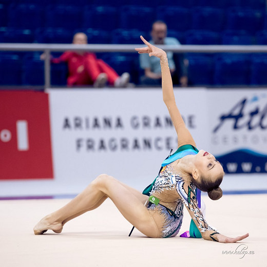 6_olga-karaseva-biografiya-i-dostizheniya-gimnastki.png