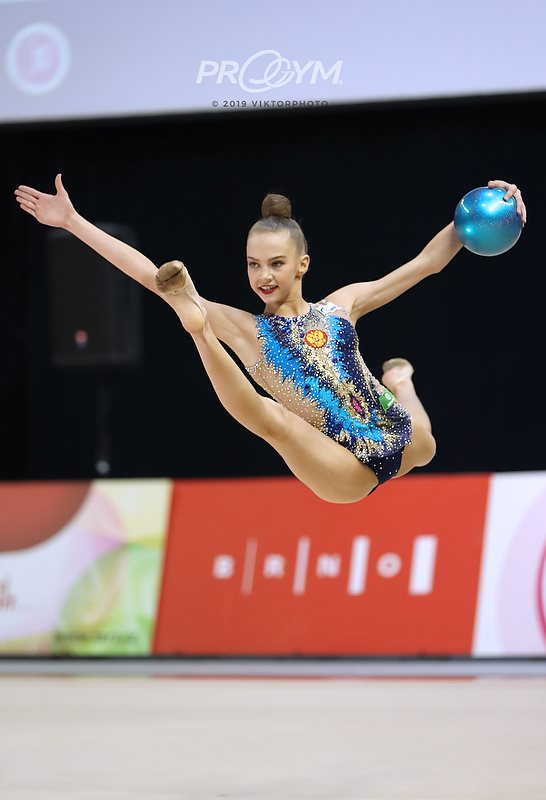 1_olga-karaseva-biografiya-i-dostizheniya-gimnastki.png