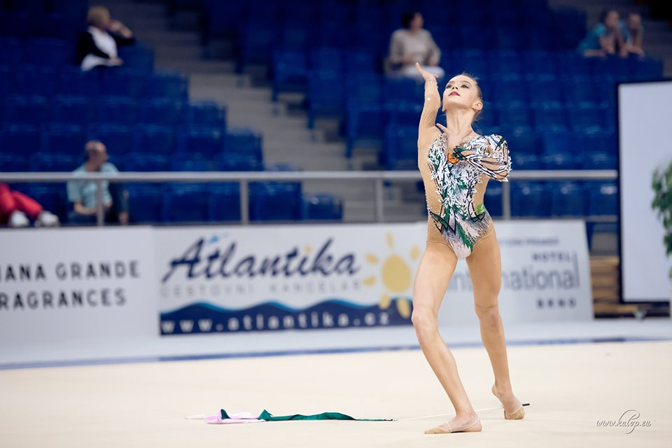 4_olga-karaseva-biografiya-i-dostizheniya-gimnastki.png